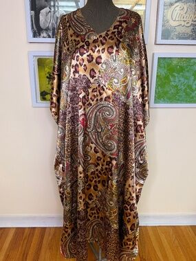 Vintage 90s Leopard Paisley Kaftan Dress – Boho Luxe Statement Maxi